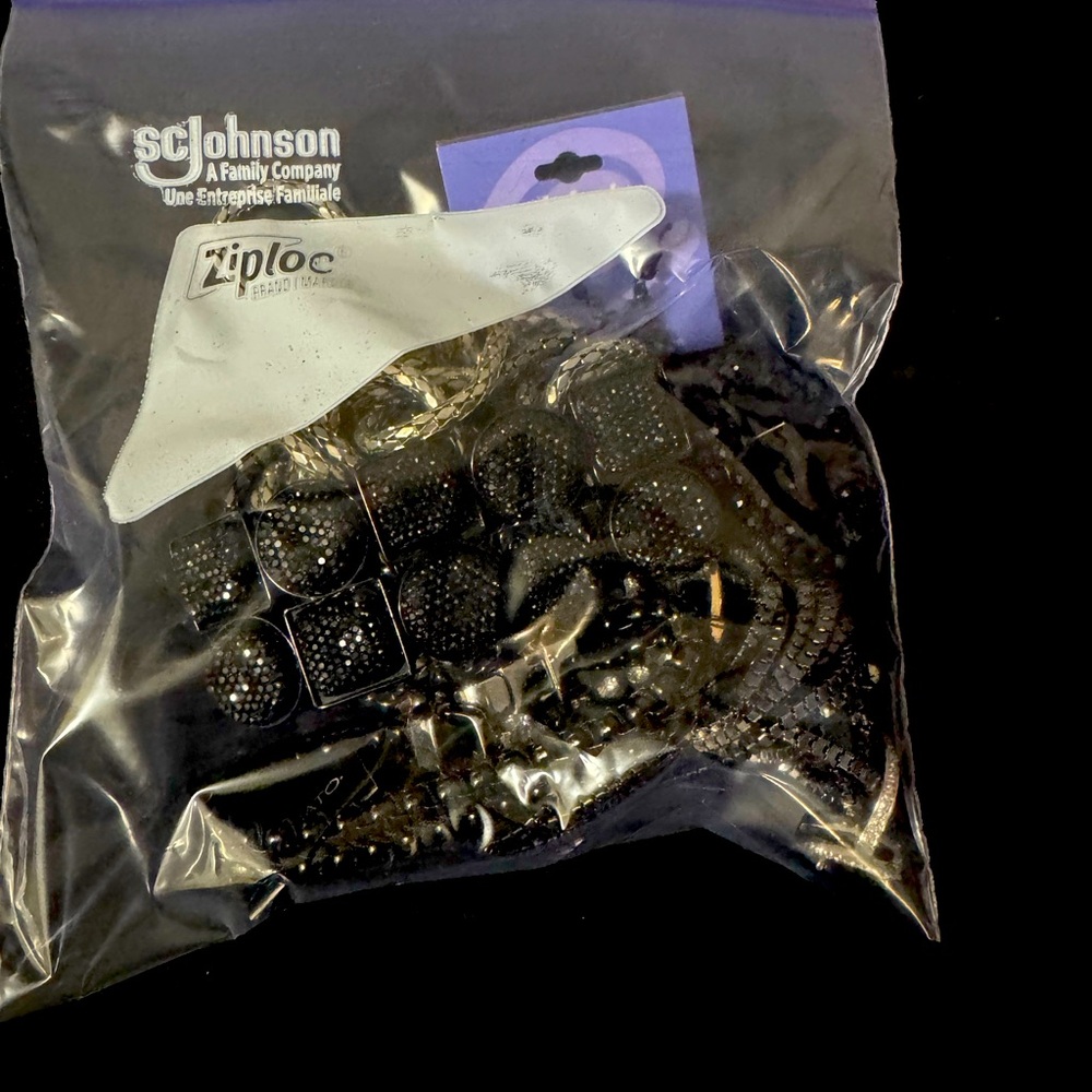 Mystery jewelry bag all black
